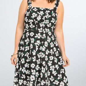 Torrid Black Floral Print Lined Textured Skater Dress Size 16